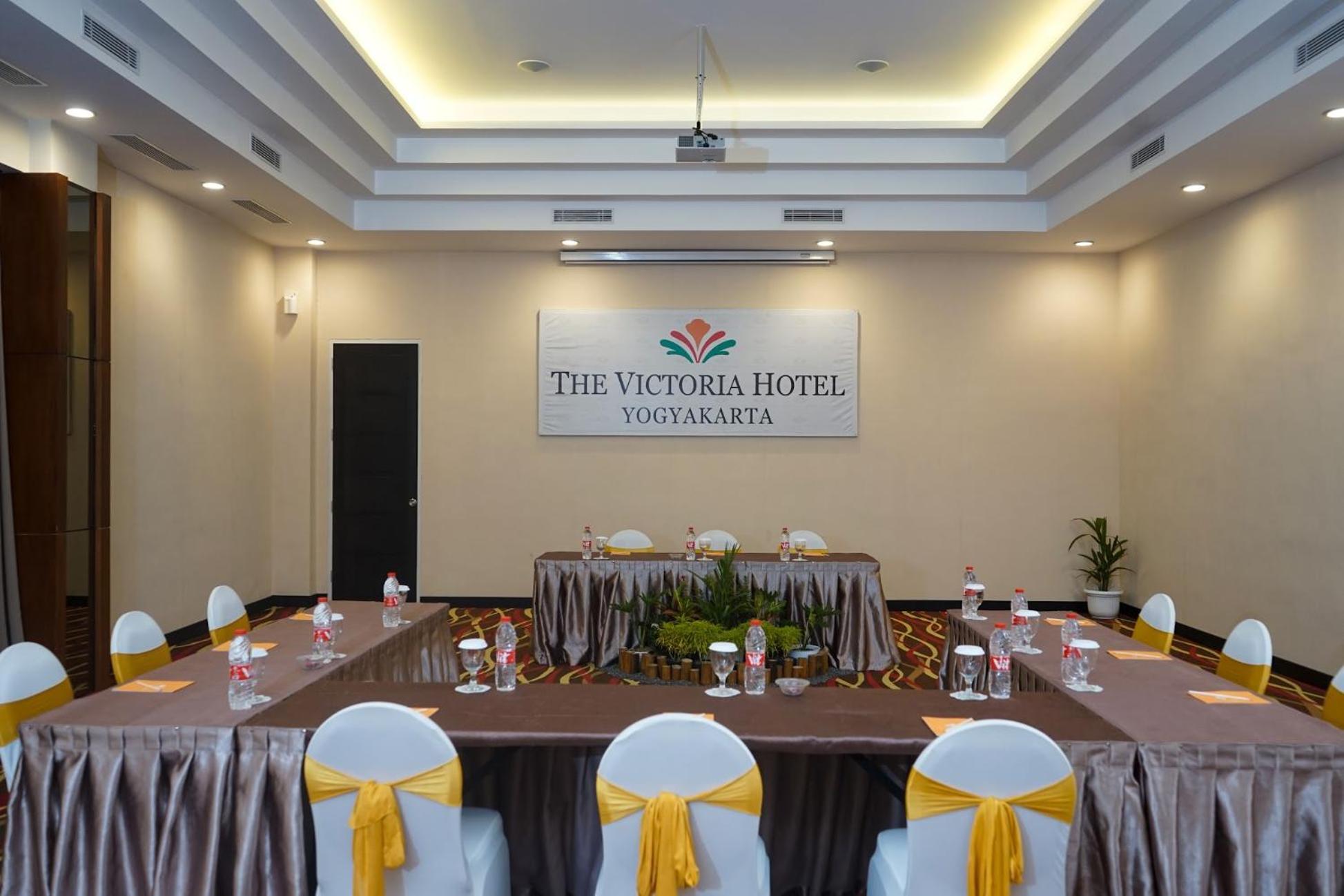 The Victoria Hotel Yogyakarta Exterior photo