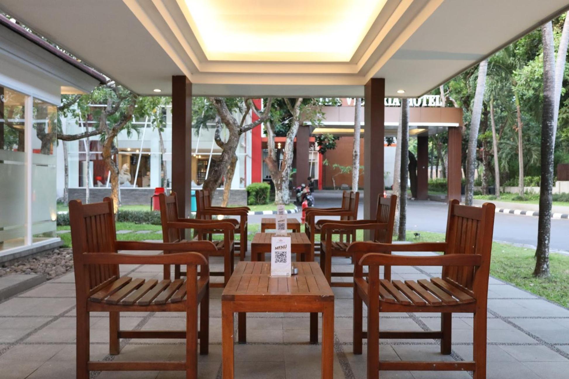 The Victoria Hotel Yogyakarta Exterior photo